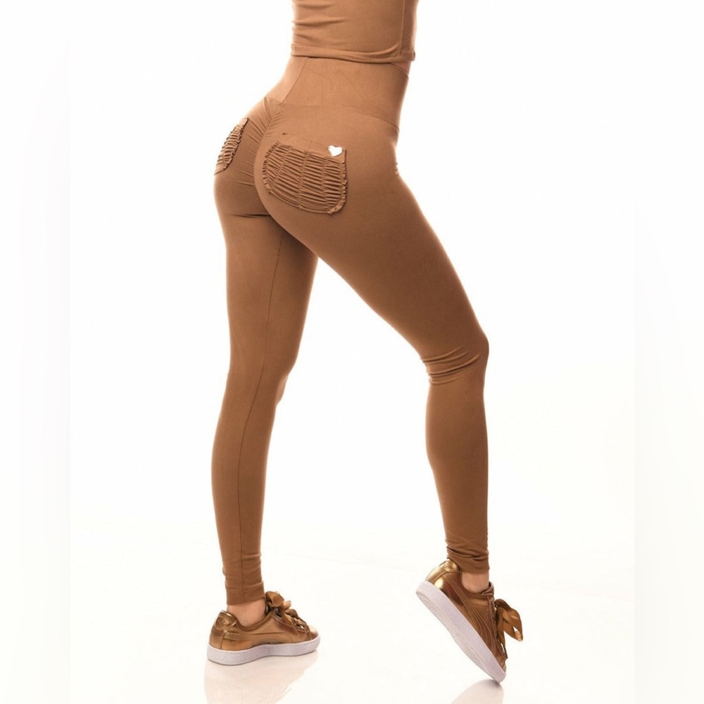 ❌SOLD on Mercari WORN ONCE Cute Booty Lounge Pocket Scrunch Leggings in Latte, M